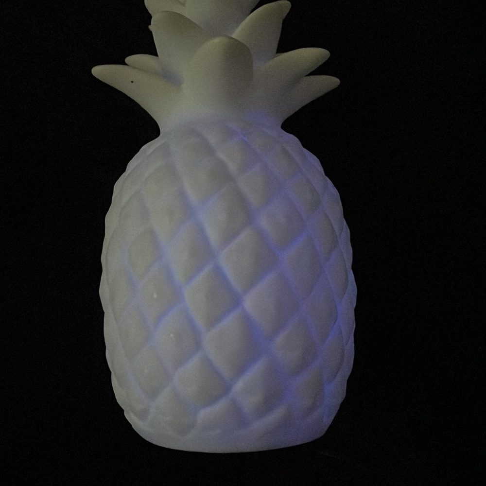 Color changing pineapple - Picture 4 of 6